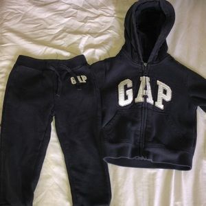 Gap sweatsuit